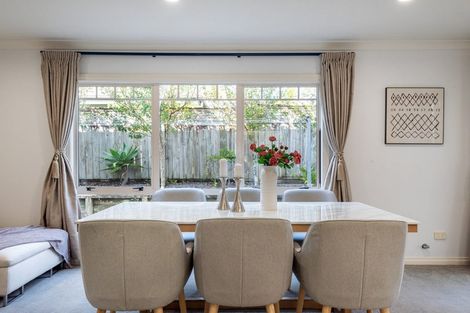 Photo of property in 16 Oakway Drive, Schnapper Rock, Auckland, 0632