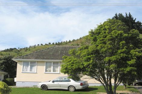 Photo of property in 35 Cambridge Terrace, Kaiti, Gisborne, 4010