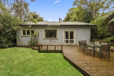 Photo of property in 139 Woodlands Park Road, Titirangi, Auckland, 0604