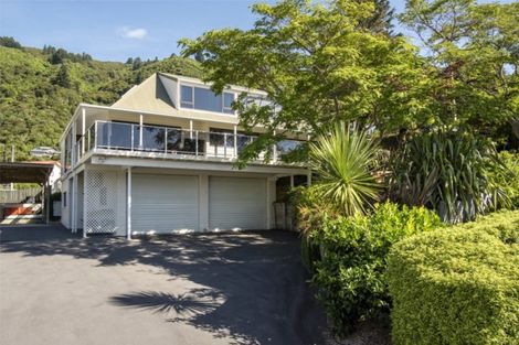 Photo of property in 376 Waikawa Road, Waikawa, Picton, 7220