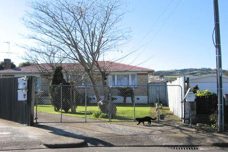 Photo of property in 18 Kerry Place, Papakura, 2110