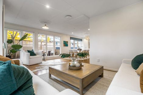 Photo of property in 33 Muir Avenue, Mangere Bridge, Auckland, 2022