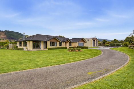 Photo of property in 53 Pohutukawa Drive, Levin, 5571