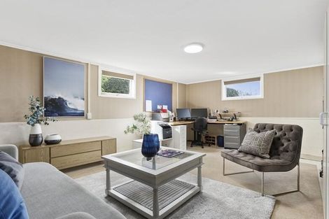 Photo of property in 12 Ross Avenue, Glenfield, Auckland, 0629