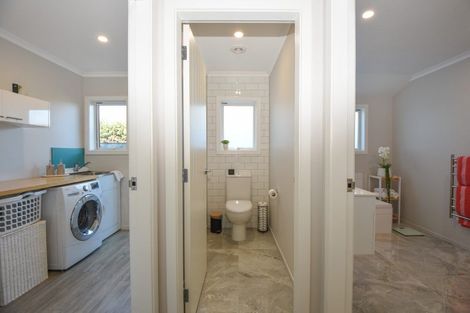 Photo of property in 7 Hartley Avenue, Carterton, 5713