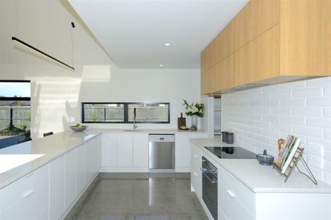 Photo of property in 10 Little Gem Road, Hornby, Christchurch, 8025