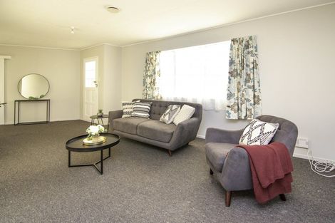 Photo of property in 6 Forbes Place, Kelvin Grove, Palmerston North, 4414