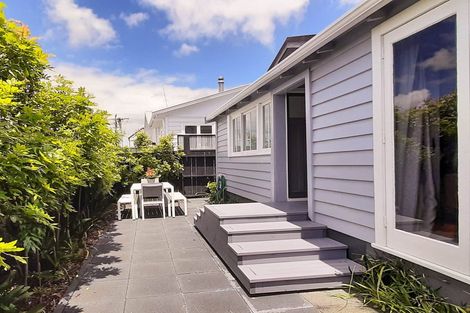 Photo of property in 74a Wharf Road, Te Atatu Peninsula, Auckland, 0610