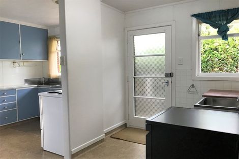 Photo of property in 9 Montana Place, Merrilands, New Plymouth, 4312