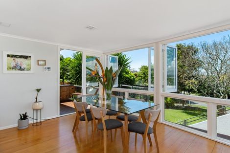 Photo of property in 114 Harbour View Road, Omokoroa, 3114