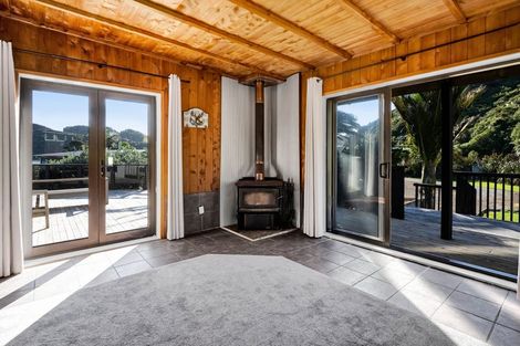 Photo of property in 173 Te Mahoe Road, Mokau, 4376