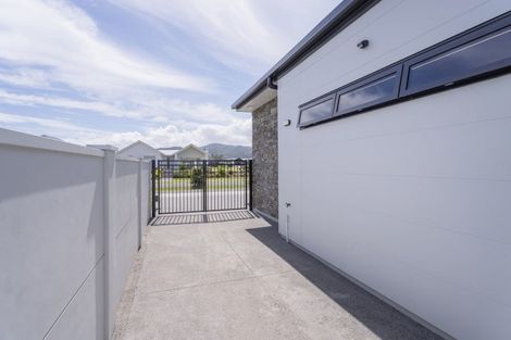Photo of property in 33 Awatea Drive, Whitianga, 3510