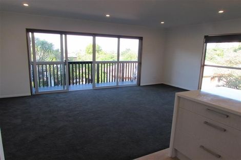 Photo of property in 2/76 Heathcote Road, Castor Bay, Auckland, 0620