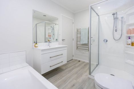 Photo of property in 11 Ashington Road, Silverstream, Upper Hutt, 5019