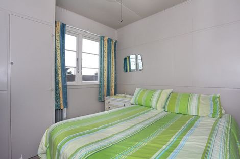 Photo of property in 18 Linklater Avenue, Foxton Beach, Foxton, 4815