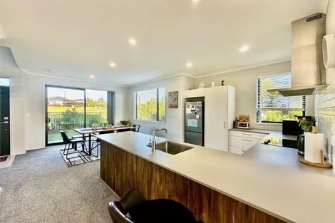 Photo of property in 21d Nellie Drive, Kumeu, 0810