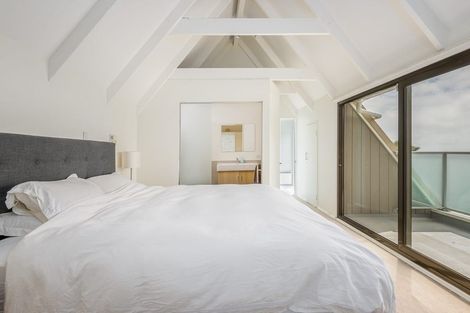 Photo of property in 54a Belleview Terrace, Mount Pleasant, Christchurch, 8081