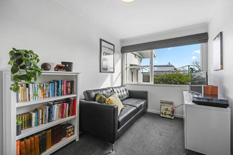 Photo of property in 37 Braid Road, St Andrews, Hamilton, 3200