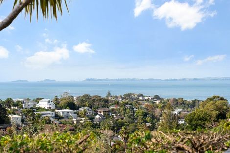 Photo of property in 3/433a East Coast Road, Mairangi Bay, Auckland, 0630