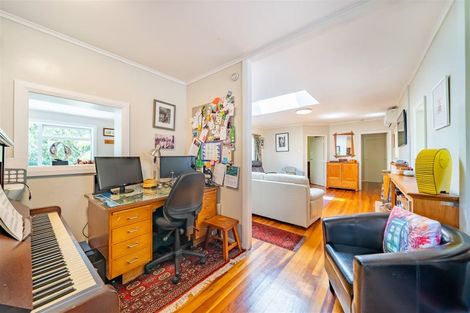 Photo of property in 3 Waitohu Road, York Bay, Lower Hutt, 5013