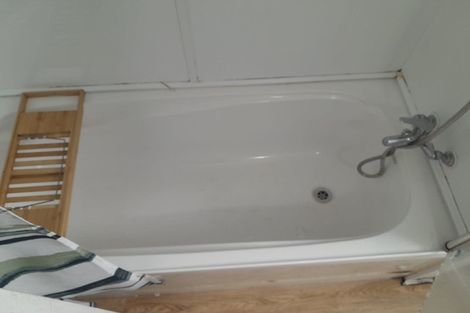 Photo of property in 1/79 Sylvan Avenue, Northcote, Auckland, 0627