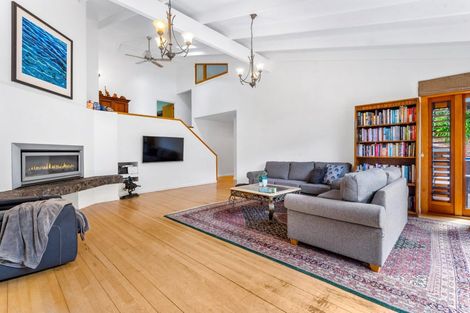 Photo of property in 37 Kiteroa Terrace, Rothesay Bay, Auckland, 0630