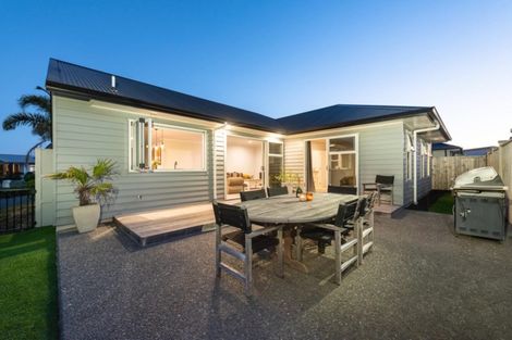 Photo of property in 4 Cassinia Close, Papamoa Beach, Papamoa, 3118