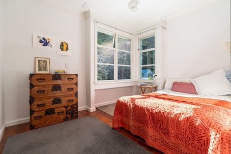 Photo of property in 189 Breaker Bay Road, Breaker Bay, Wellington, 6022