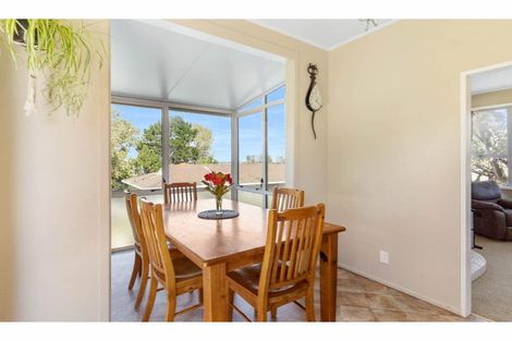 Photo of property in 24 Leaver Place, Weymouth, Auckland, 2103