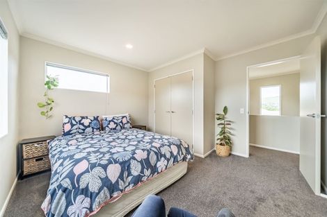 Photo of property in 31 Te Puia Drive, Aotea, Porirua, 5024