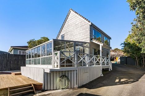 Photo of property in 6 Bayou Lane, Churton Park, Wellington, 6037