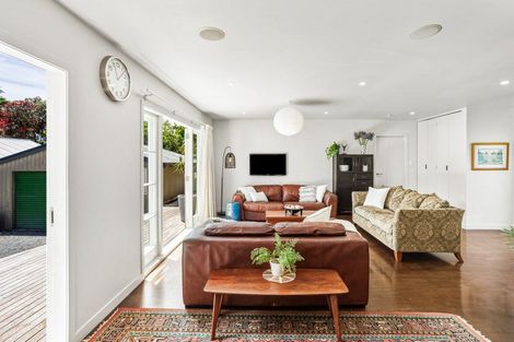 Photo of property in 37 Haruru Falls Road, Haruru, 0204