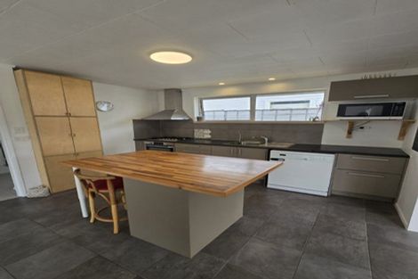 Photo of property in 4 Kiwi Road, Raumati Beach, Paraparaumu, 5032