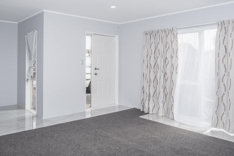 Photo of property in 100 Manuroa Road, Takanini, 2112