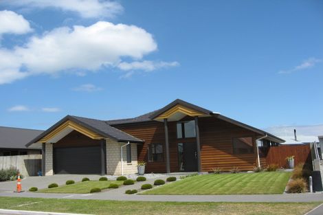Photo of property in 21 Woodhaven Place, Parklands, Christchurch, 8083