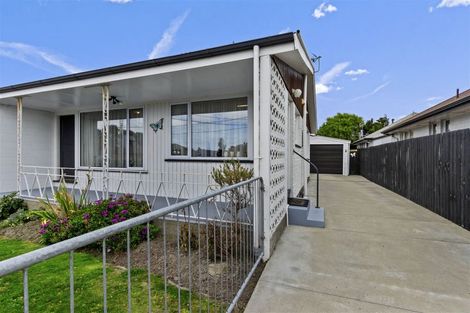 Photo of property in 2/107b Gayhurst Road, Dallington, Christchurch, 8061