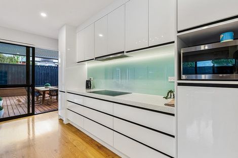 Photo of property in 34a Lyons Avenue, Murrays Bay, Auckland, 0630