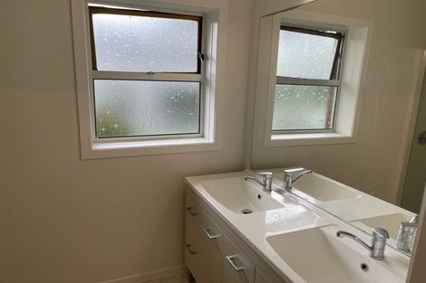 Photo of property in 1/39 Eversleigh Road, Belmont, Auckland, 0622