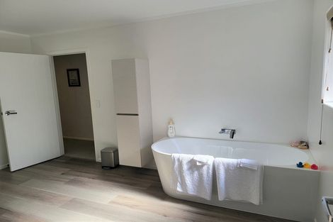 Photo of property in 18 Marine Parade South, Foxton Beach, Foxton, 4815