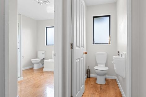 Photo of property in 57 Forest Lake Road, Forest Lake, Hamilton, 3200