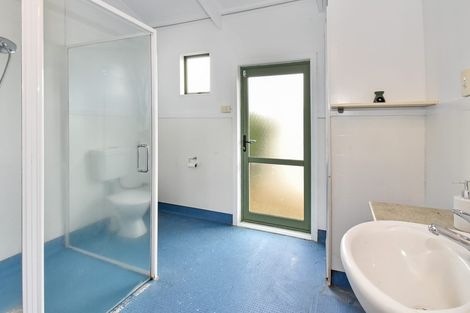 Photo of property in 2 Barnard Place, Manurewa East, Auckland, 2102