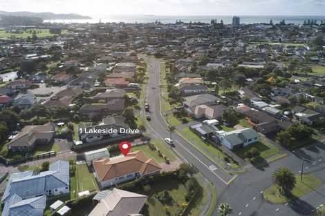 Photo of property in 1 Lakeside Drive, Orewa, 0931