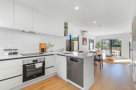 Photo of property in 1/3 Eskdale Road, Birkdale, Auckland, 0626