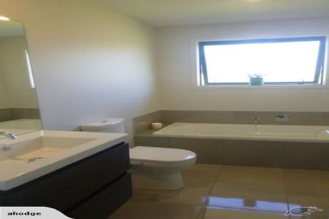 Photo of property in 14 Hebbard Court, Albert Town, Wanaka, 9305