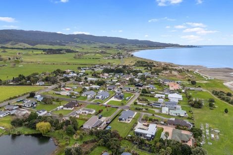 Photo of property in 16 Mylindas Road, Whakatiwai, Miranda, 2473