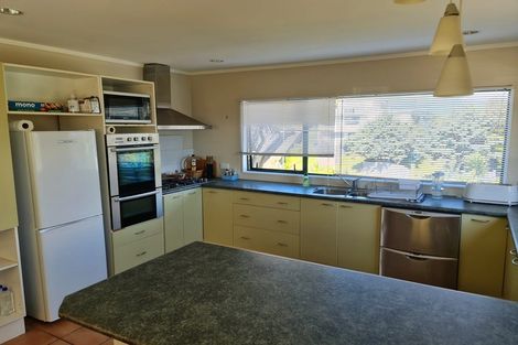 Photo of property in 8 Trig Hill Terrace, Waikanae Beach, Waikanae, 5036