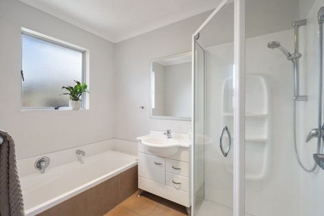 Photo of property in 21 Palliser Place, Milson, Palmerston North, 4414