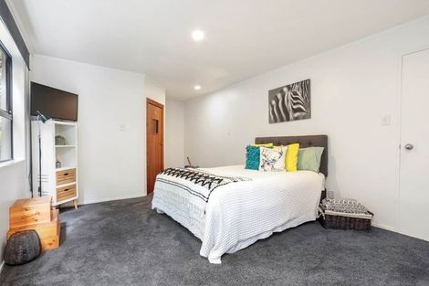 Photo of property in 43 Vintage Drive, Henderson, Auckland, 0612