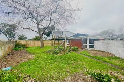 Photo of property in 82 Muir Avenue, Mangere Bridge, Auckland, 2022