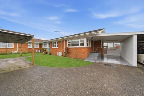 Photo of property in 2/62 Great South Road, Papatoetoe, Auckland, 2025